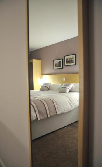 Royal George Hotel Birmingham Room photo